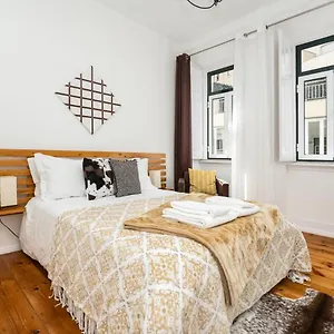 amazing-double-room-in-the-city-center-marques-de-pombal.hotels-lisbon-portugal.com/